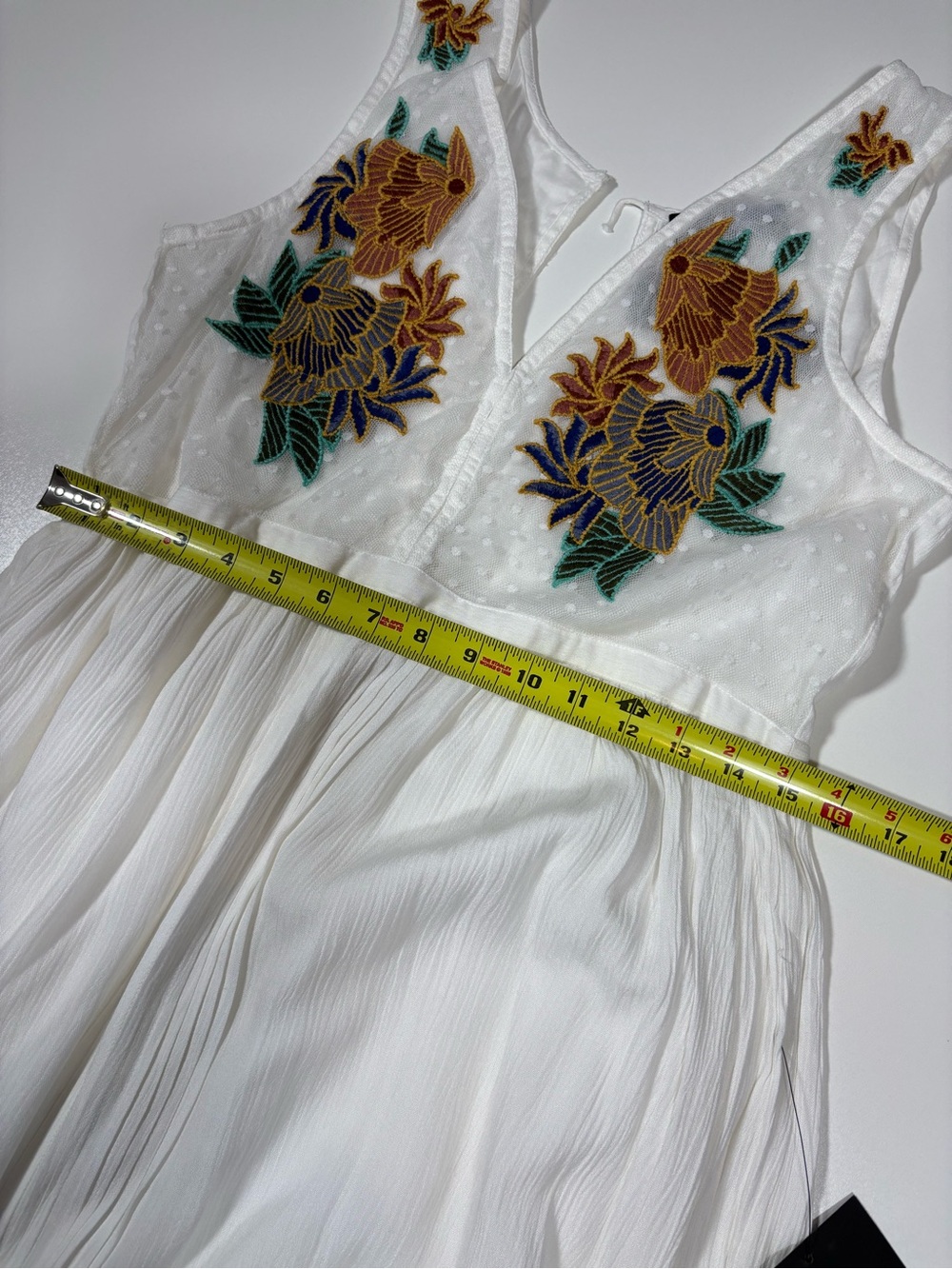 Lulus Women’s Tickets To Paradise Maxi Dress White Embroidered Tiered Size Large - Picture 8 of 10
